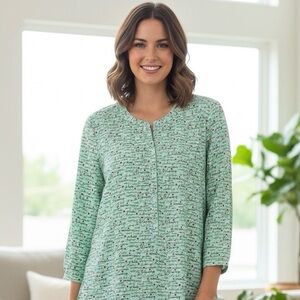 NEW NYDJ French Heart Pintuck Blouse